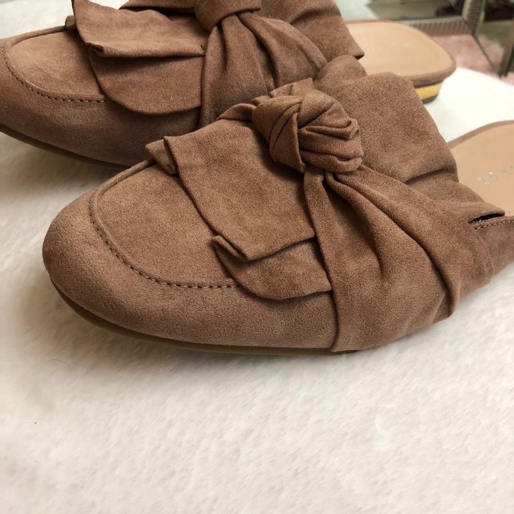 FLATS - Picture 1 of 4
